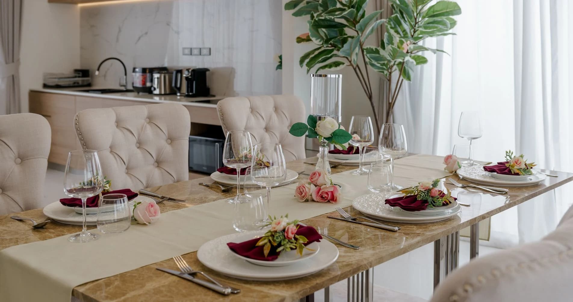 Leona Biz — Home & Hub