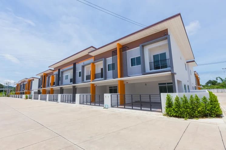 Maneerin Modern Home Bangphra