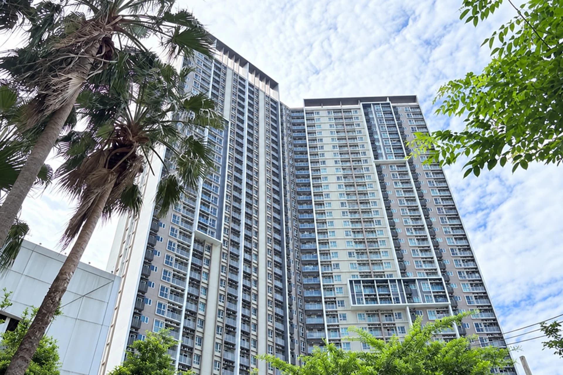 The Key Sathorn-Charoenraj