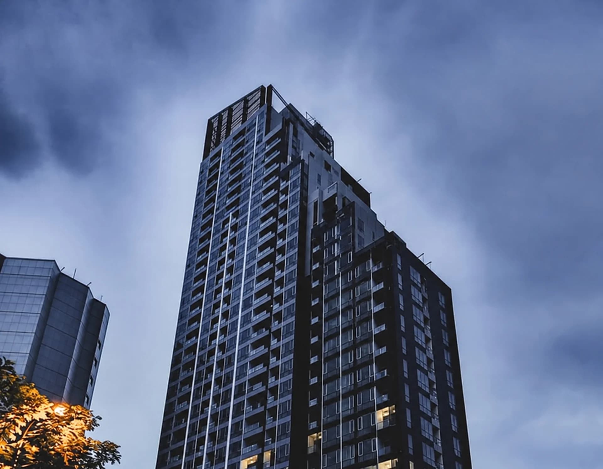 The Rich Ploenchit-Nana